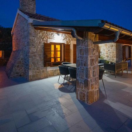 Holiday Home Svemir Drage Ngoại thất bức ảnh