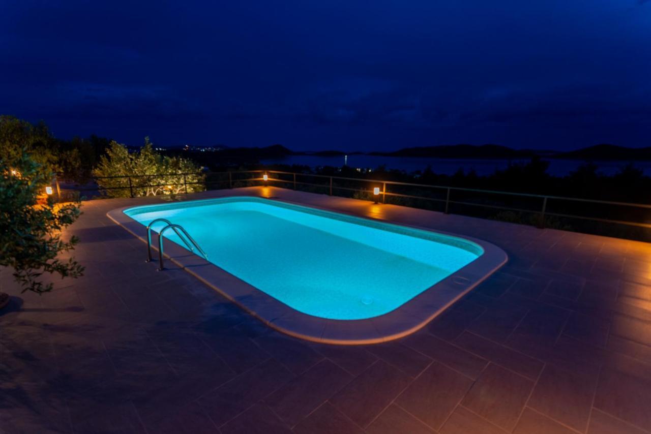 Holiday Home Svemir Drage Ngoại thất bức ảnh