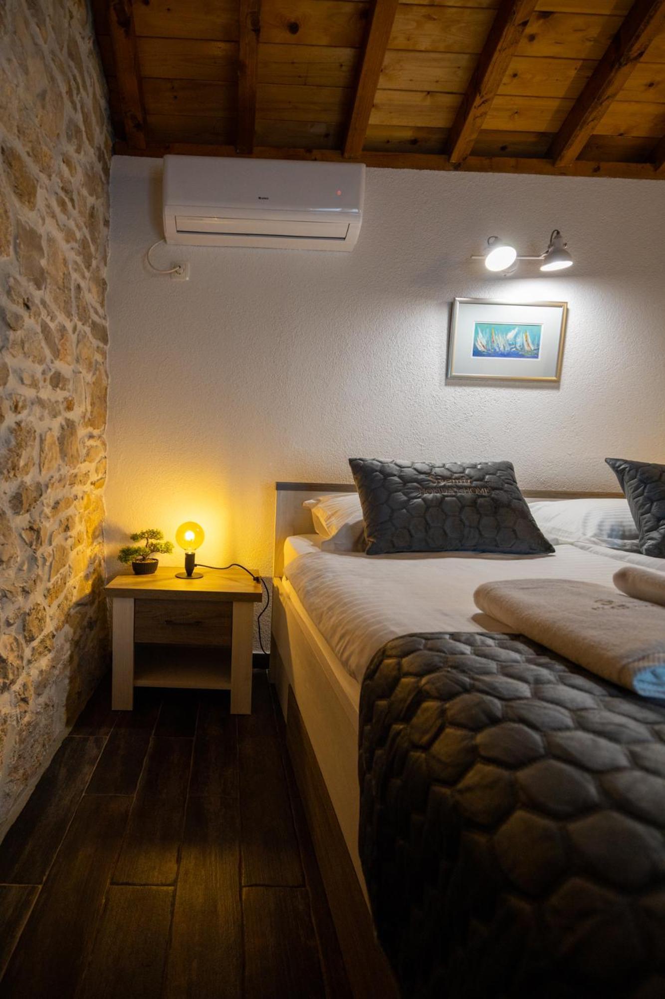 Holiday Home Svemir Drage Ngoại thất bức ảnh