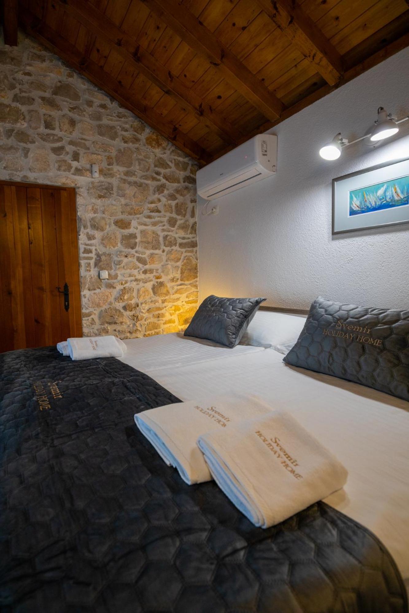 Holiday Home Svemir Drage Ngoại thất bức ảnh
